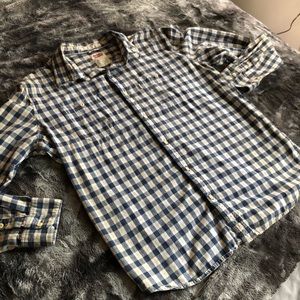 levi’s plaid button up